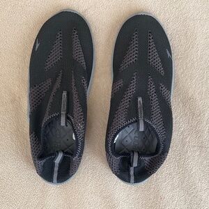 Speedo water shoes
